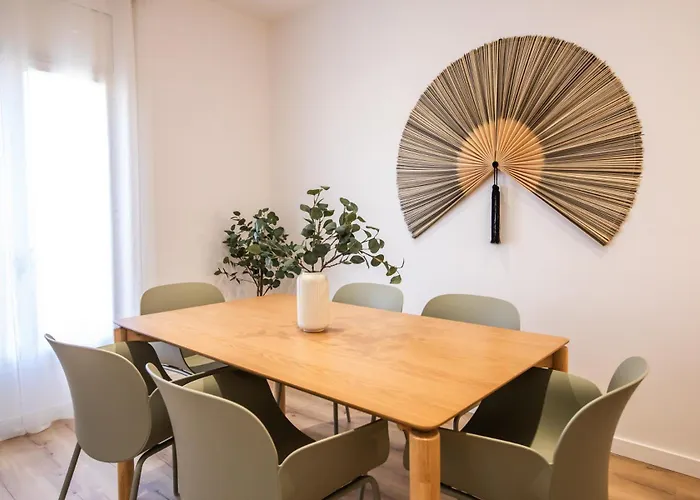 63ind1125- Brand New Apartment